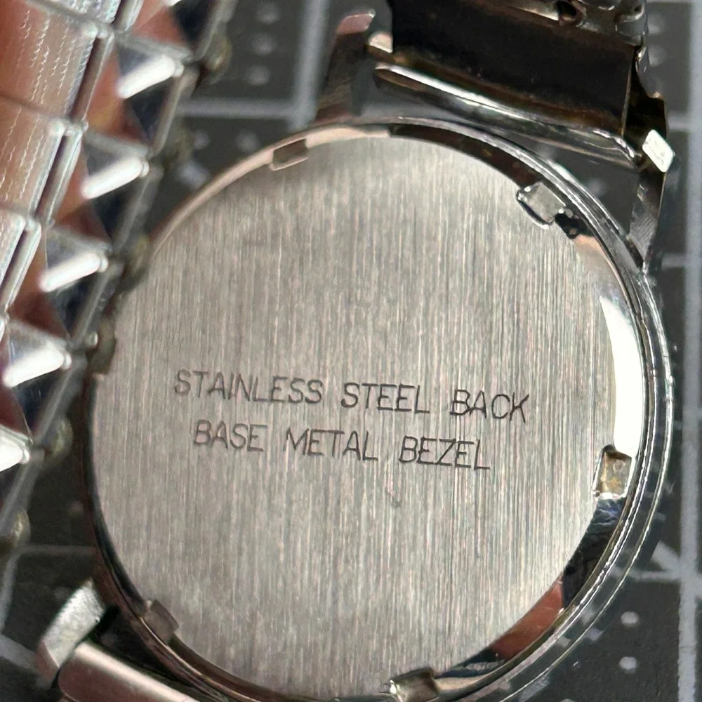 Vintage Helbros Invincible Watch Silver‎ Tone Date Manual Wind Swiss Made 34mm
